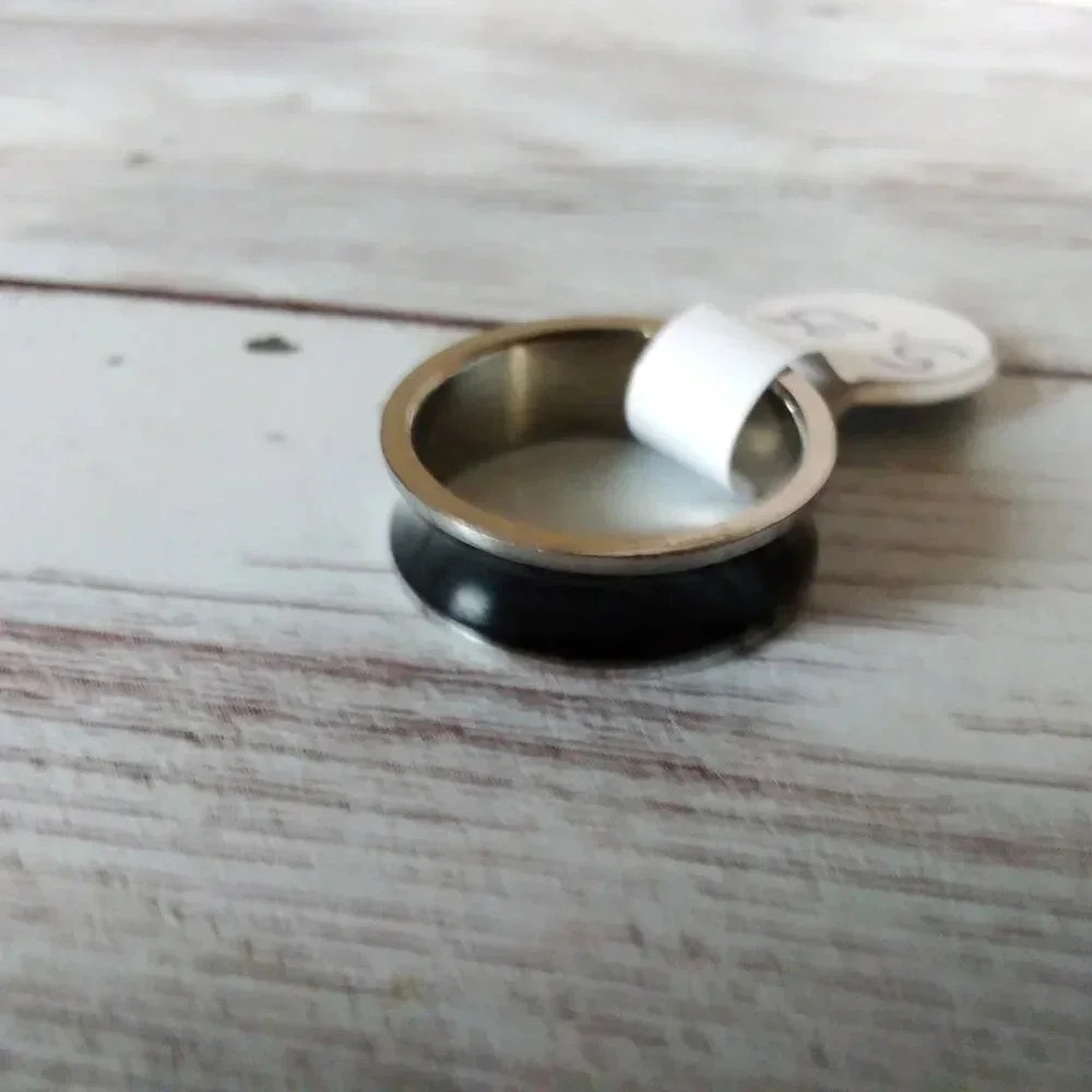 Concave Black Enamel Band - Size 5.25 - Picture 2 of 5